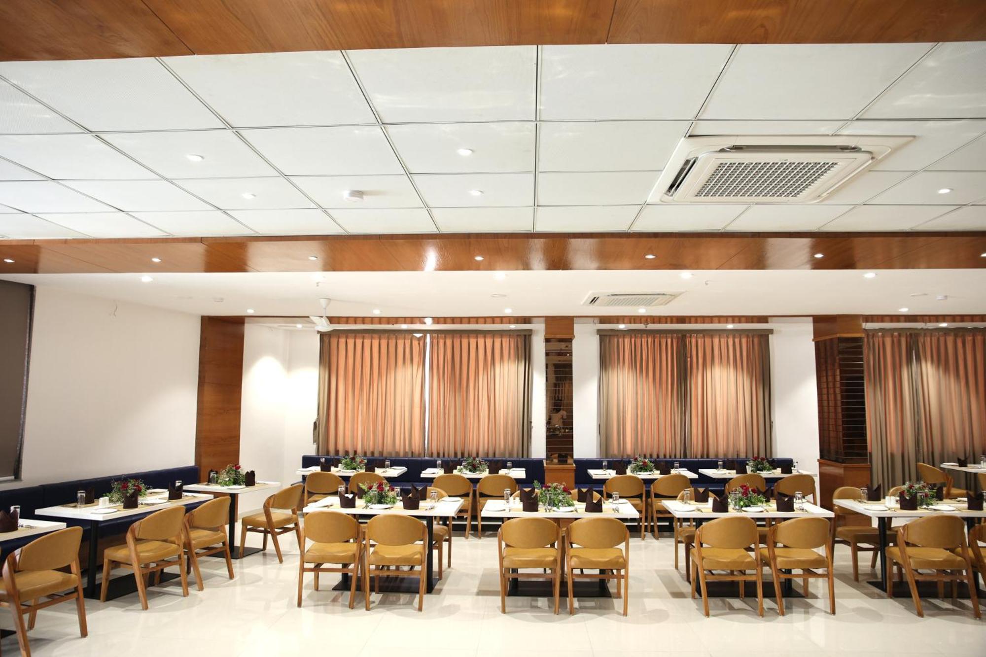 Lords Eco Inn, Ambaji Extérieur photo